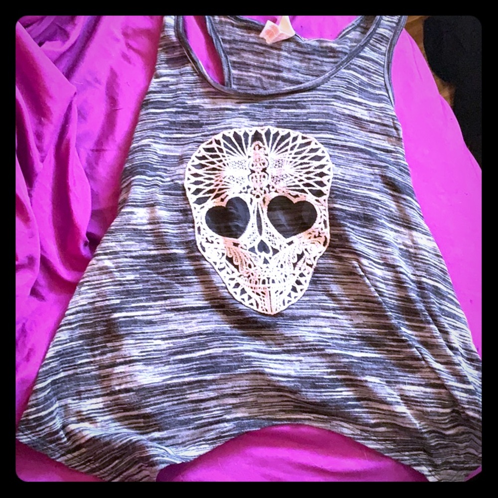 Cute Skull Tank Top / No Boundaries / Large